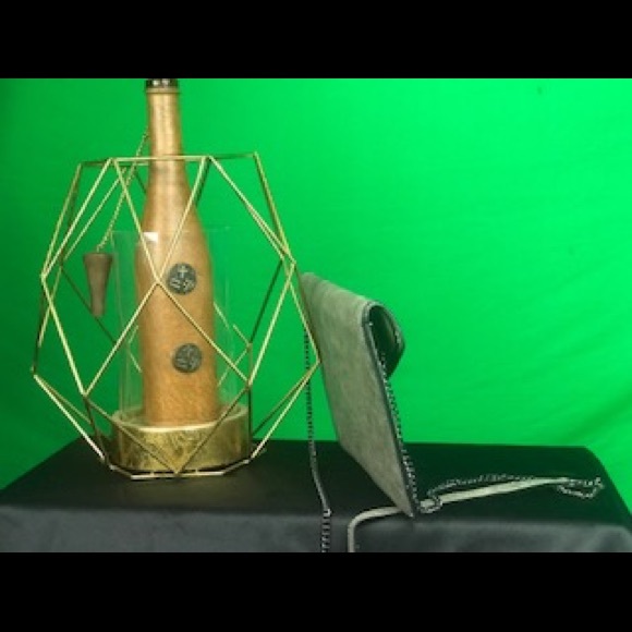 Purse - Picture 2 of 2